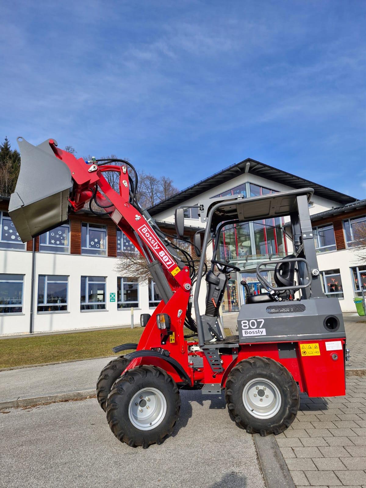 Bossly 807 Hoflader 4x4, 4 J. Garantie + Lieferung 2