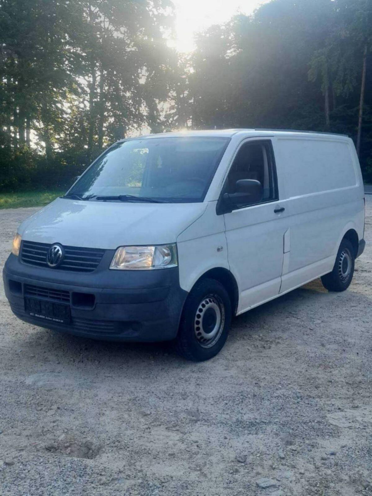 VW T5 Transporter 1