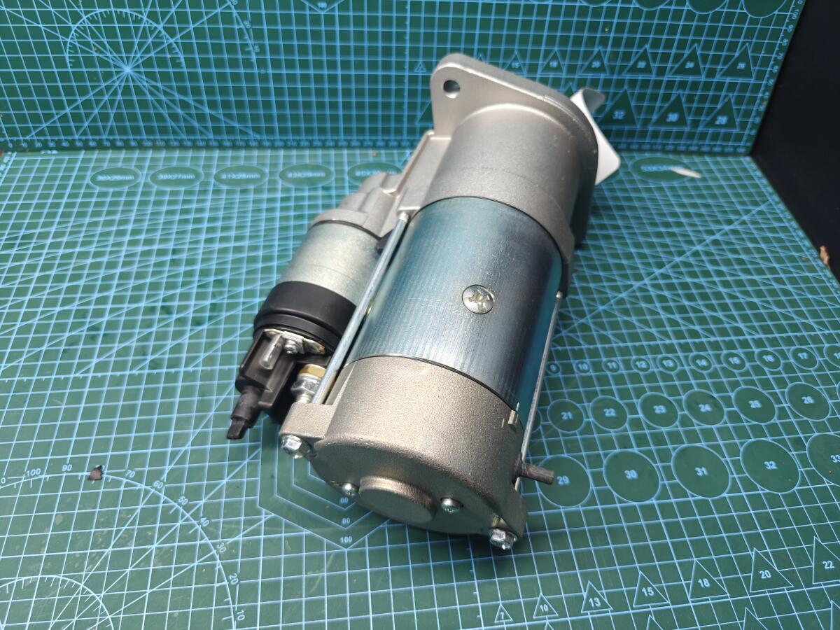 DEUTZ Anlassermotor 12V / 3,2 Ampere 2