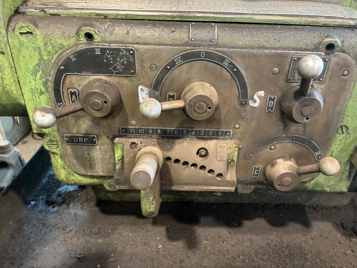 Drehmaschine VDF Spitzenweite 2 m 3