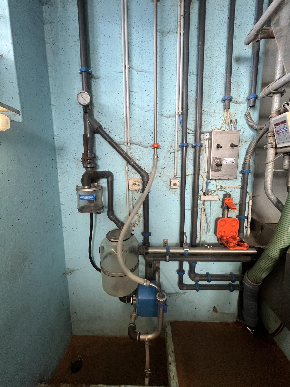 Komplettes Melksystem zu verkaufen 3