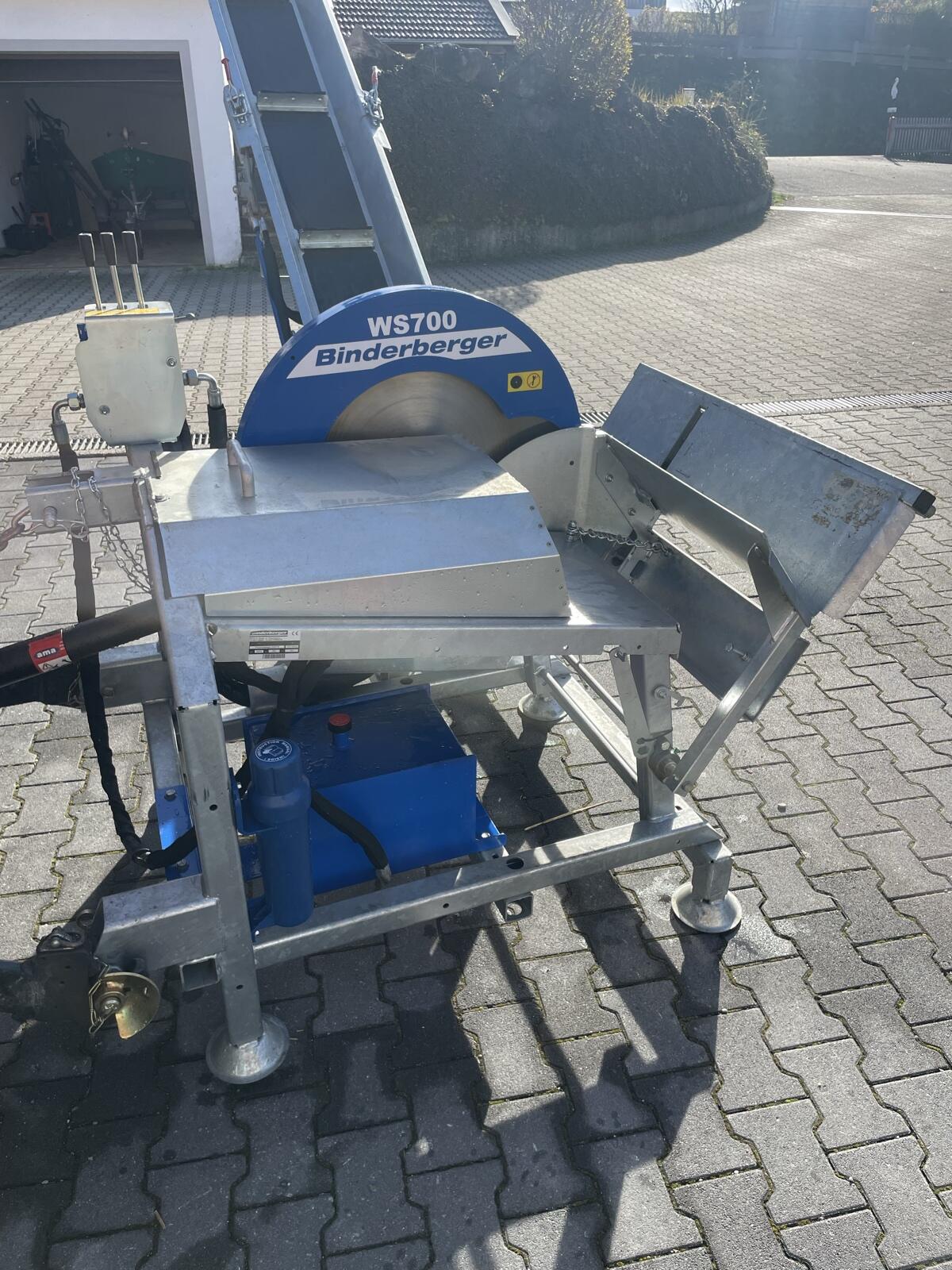 Wippkreissäge mit Förderband Binderberger WS700 1