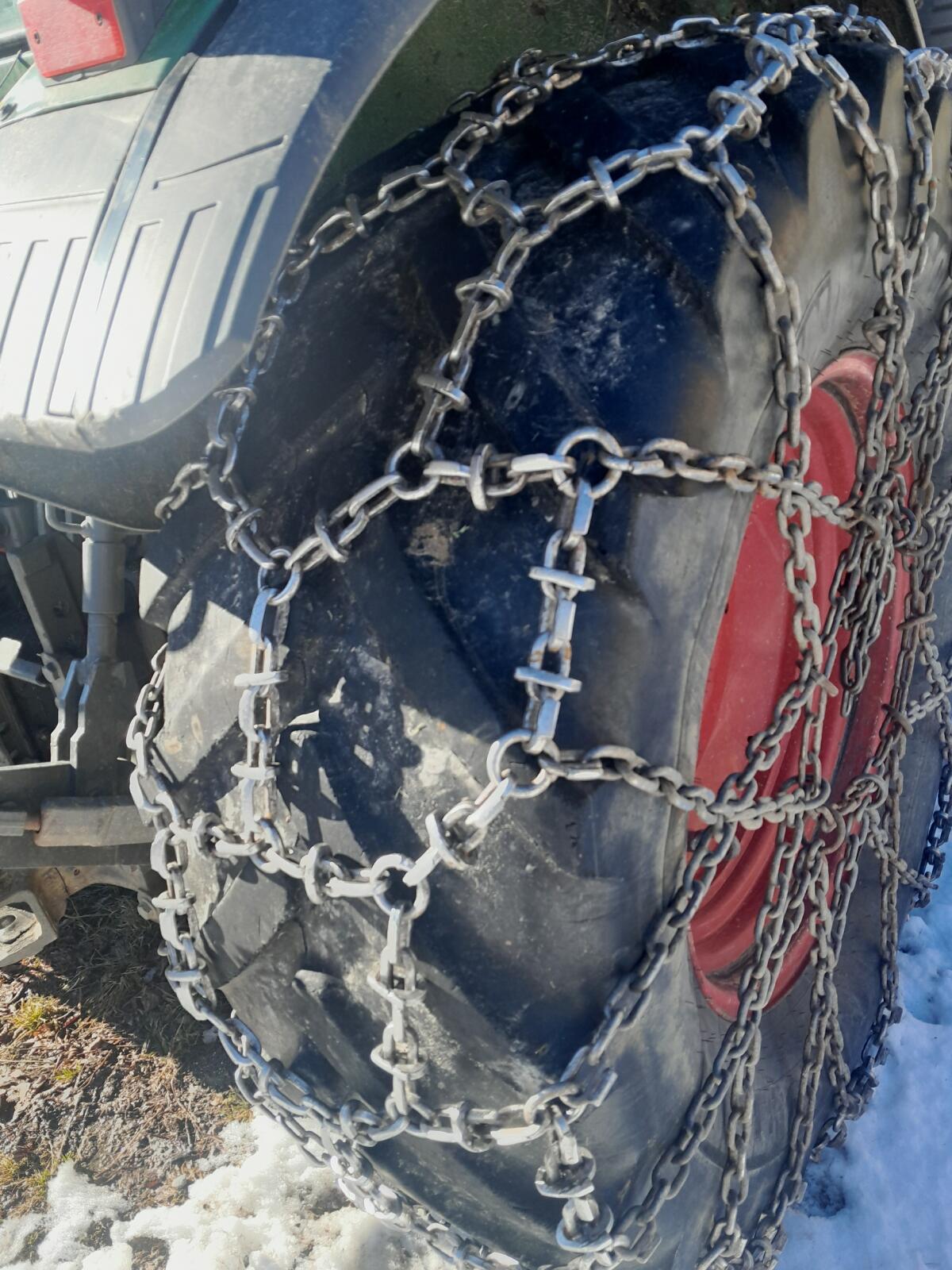 Pewag Schneeketten Universal E vorne und hinten 1