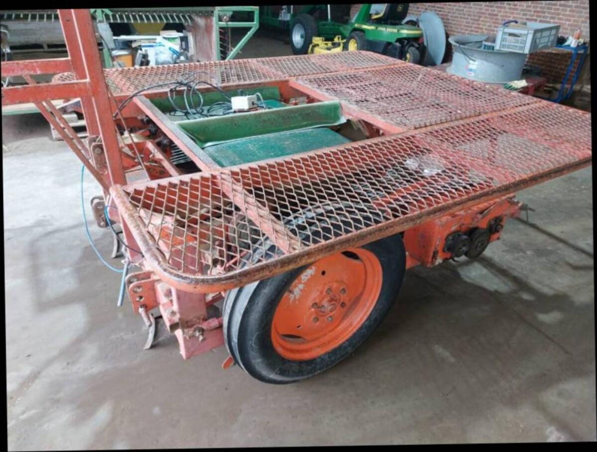 Structural Kartoffelpflanzmaschine 1