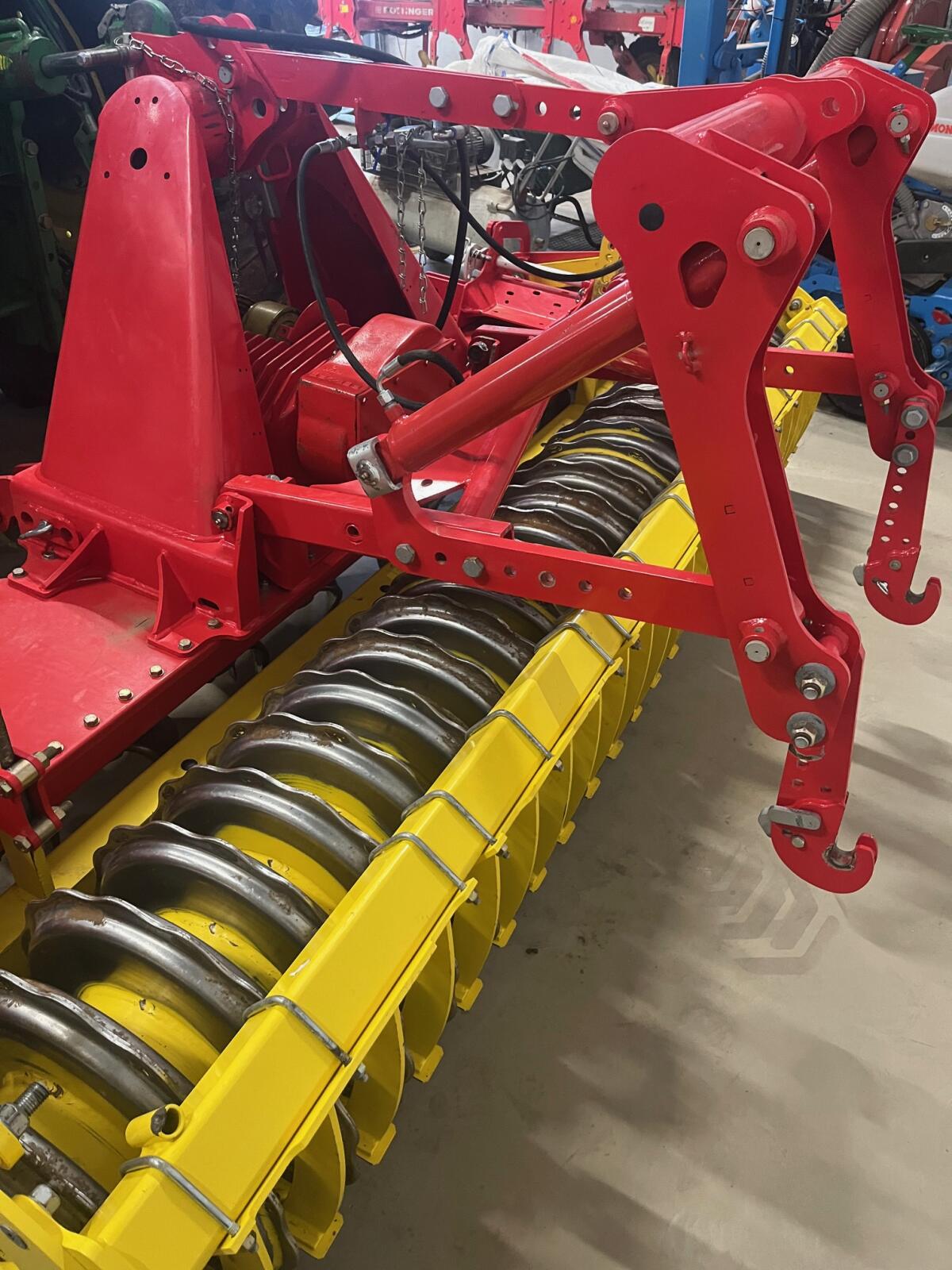 Kreiselegge Pöttinger Lion 3002 3