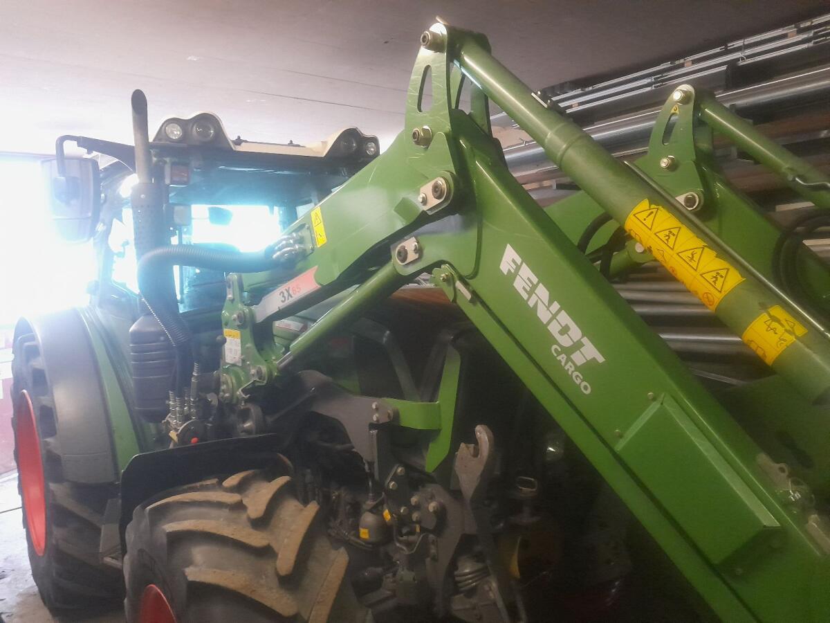 Verkaufe Fendt 211 Vario 1
