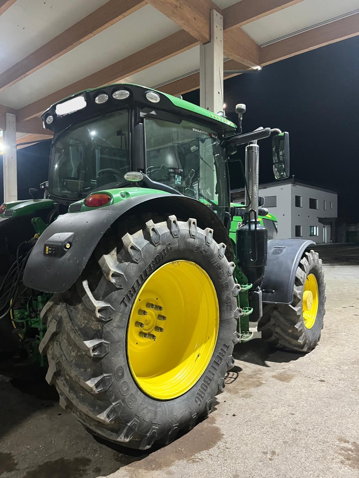 John Deere 6145R 3