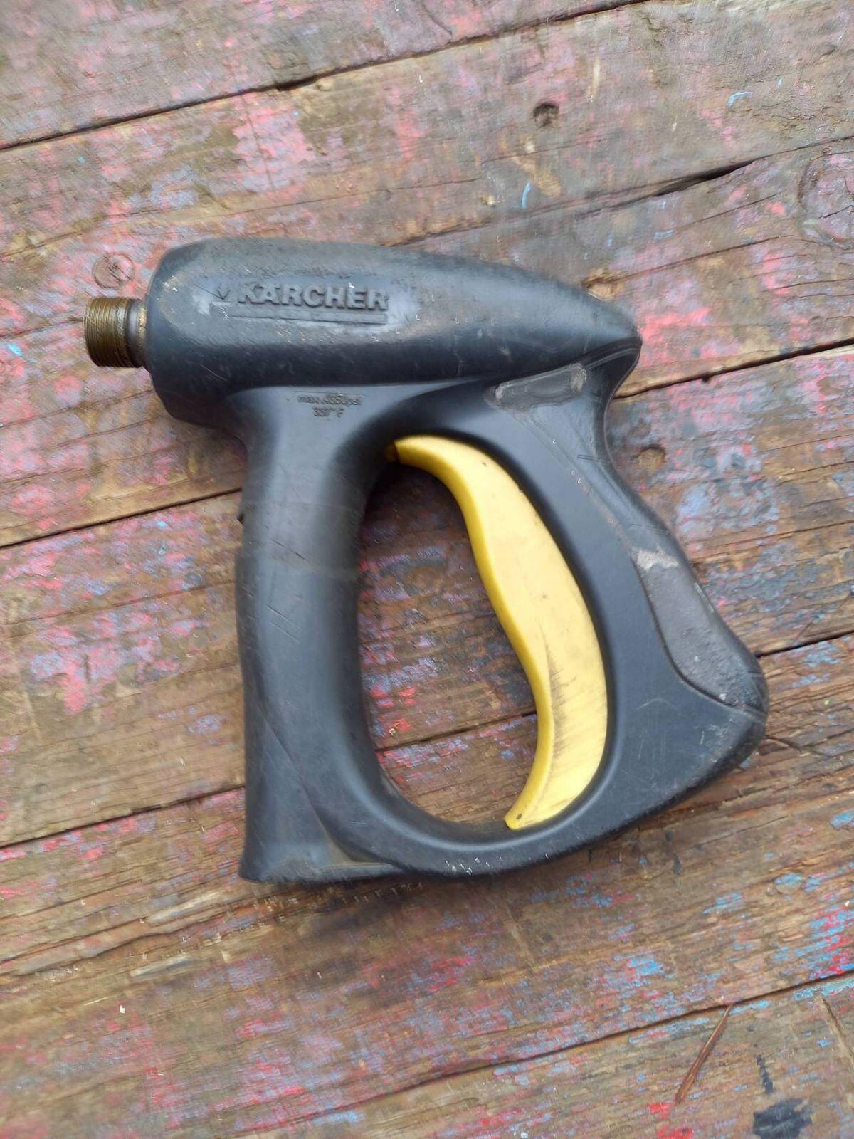 Defektes Griffstück Kärcher 1