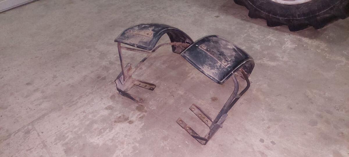 Kotflügel vorne Steyr 8080 8090, komplett 2