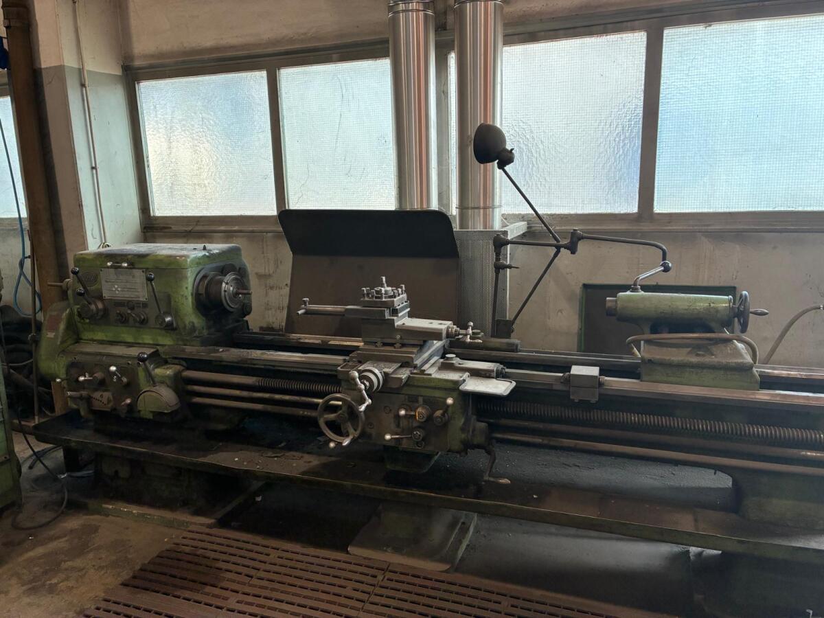 Drehmaschine VDF Spitzenweite 2 m 1