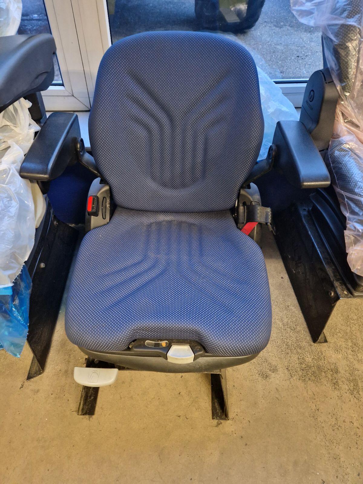 Originaler New Holland T4S Sitz 1