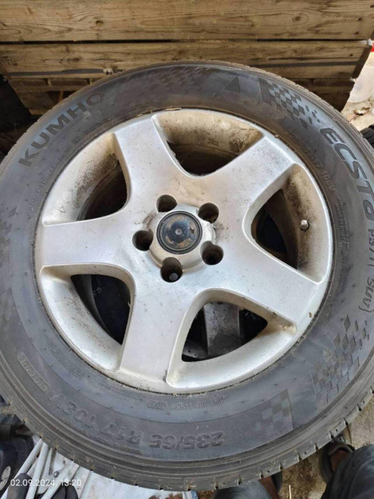 Sommerreifen auf Alufelgen für VW Touareg 1