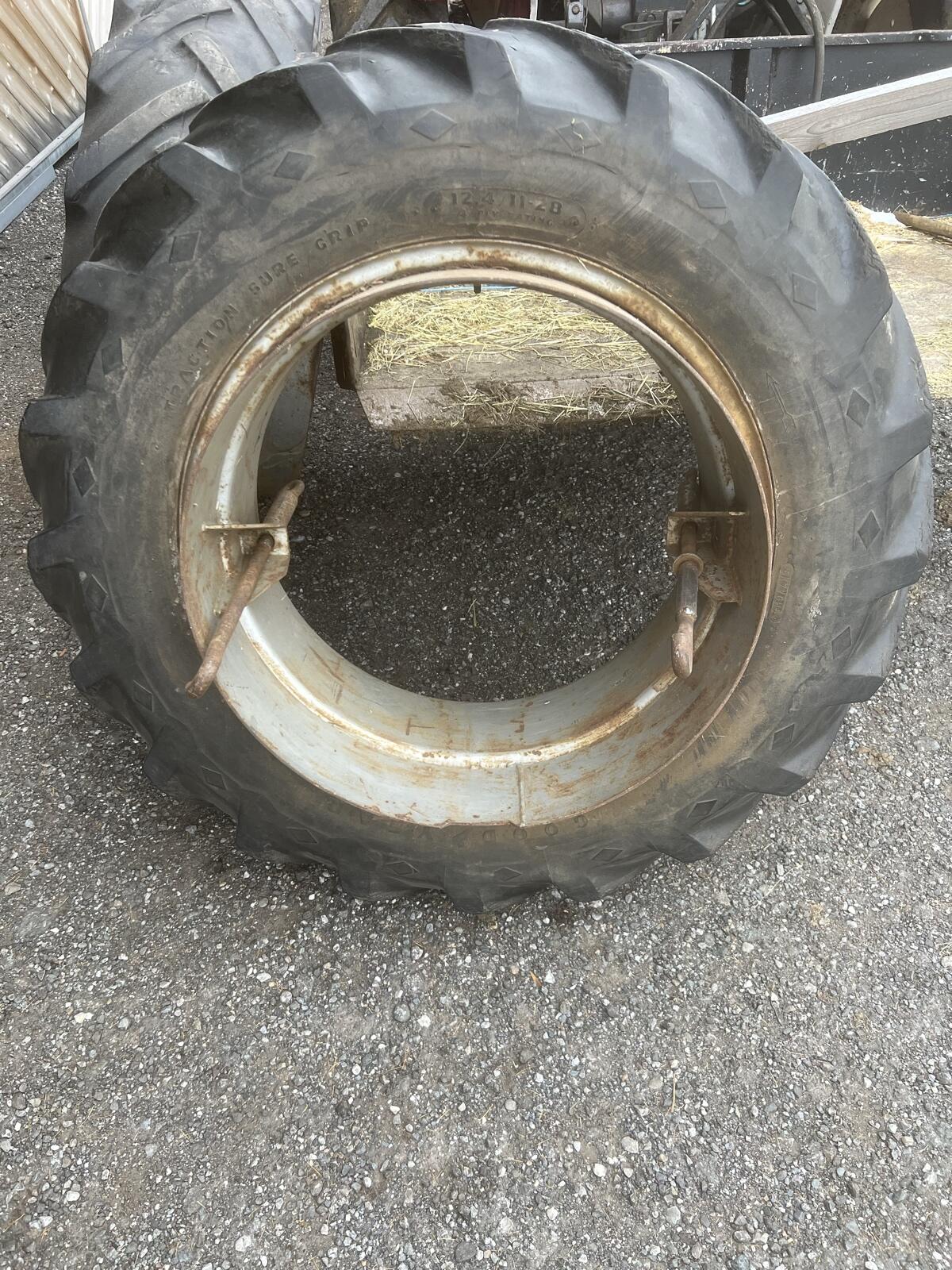 Zwillingsräder 12.4/11-28 1