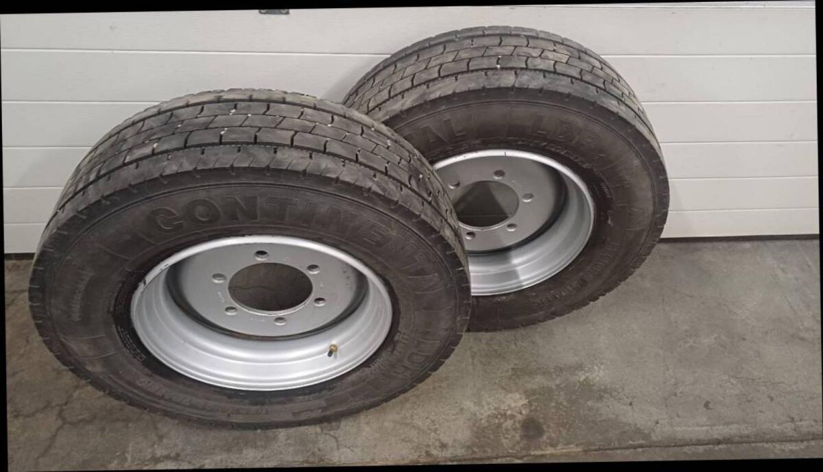 Komplett Kipperreifen 235/75R17,5 6 Loch ET0 2