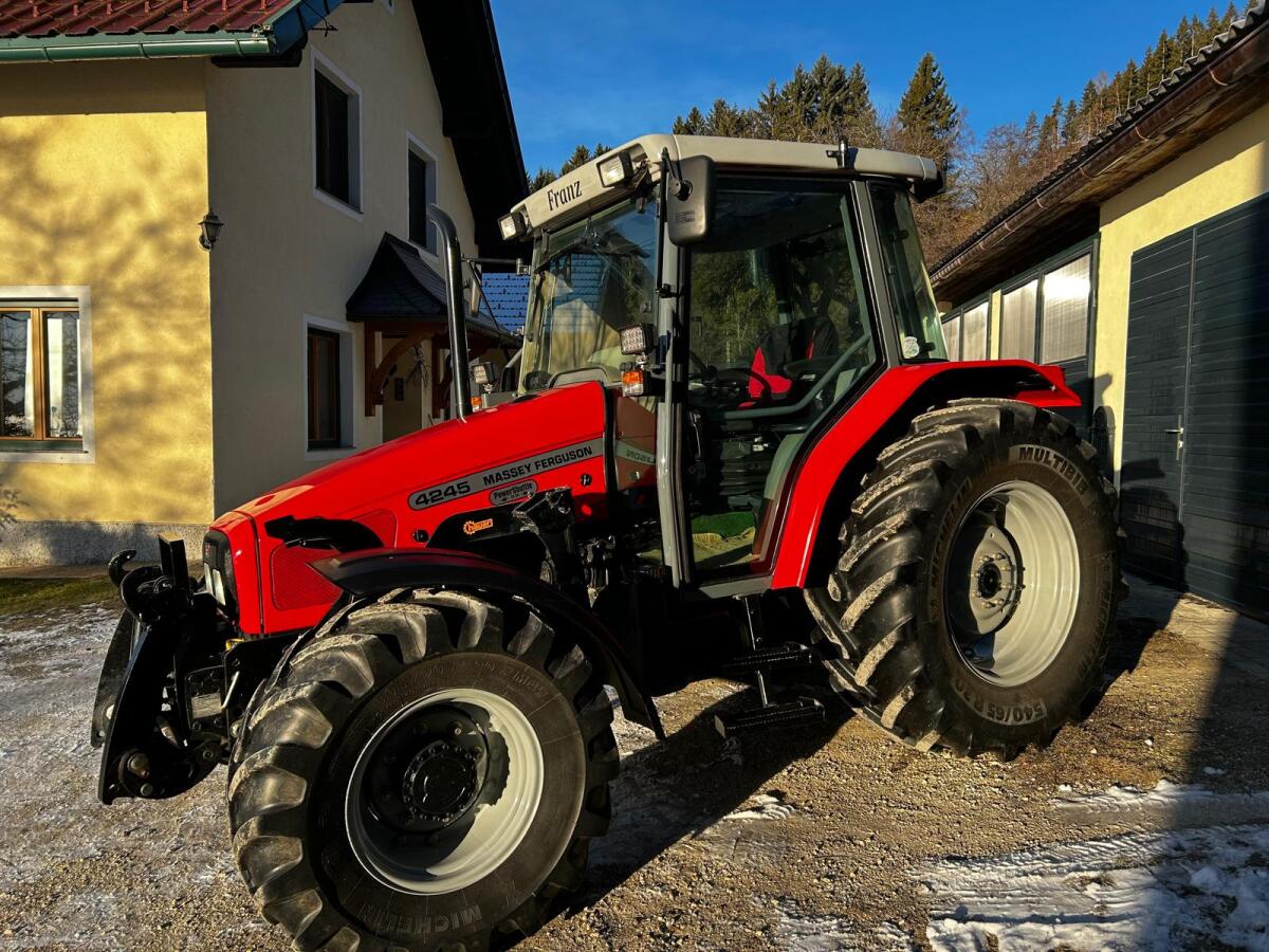 Massey Ferguson 4245 4LP 3