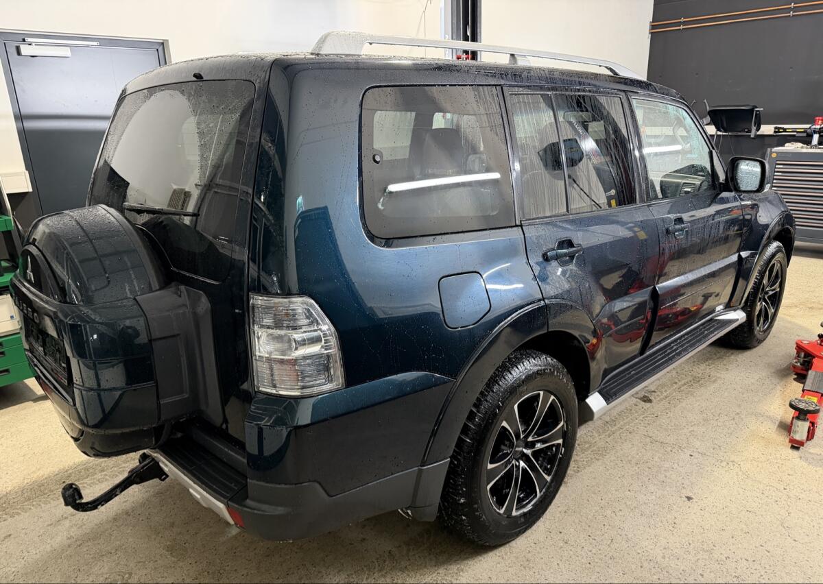 Mitsubishi Pajero Automatik, 5 Türer, 7 Sitze 3