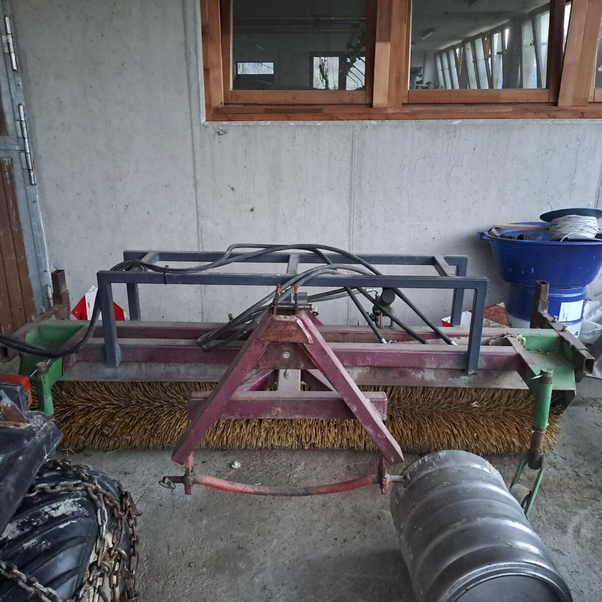 Kehrmaschine Düvelsdorf - Kehrbesen 2