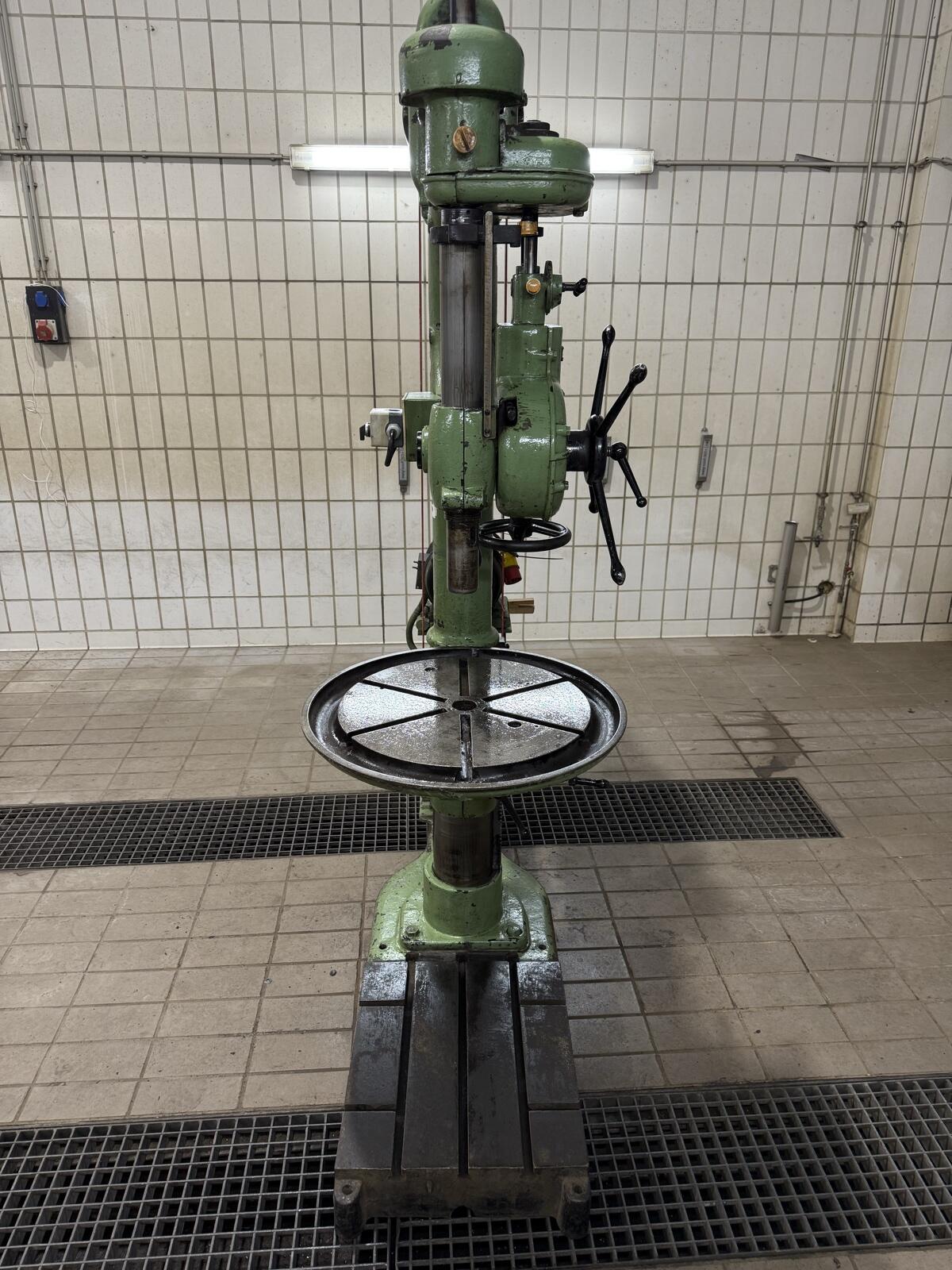 Säulenbohrmaschine 3