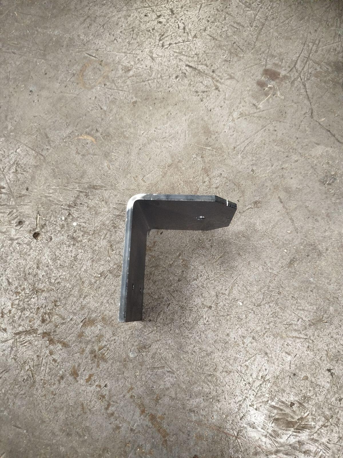 Steyr 8045-8085 Halter für Scheinwerfer 3