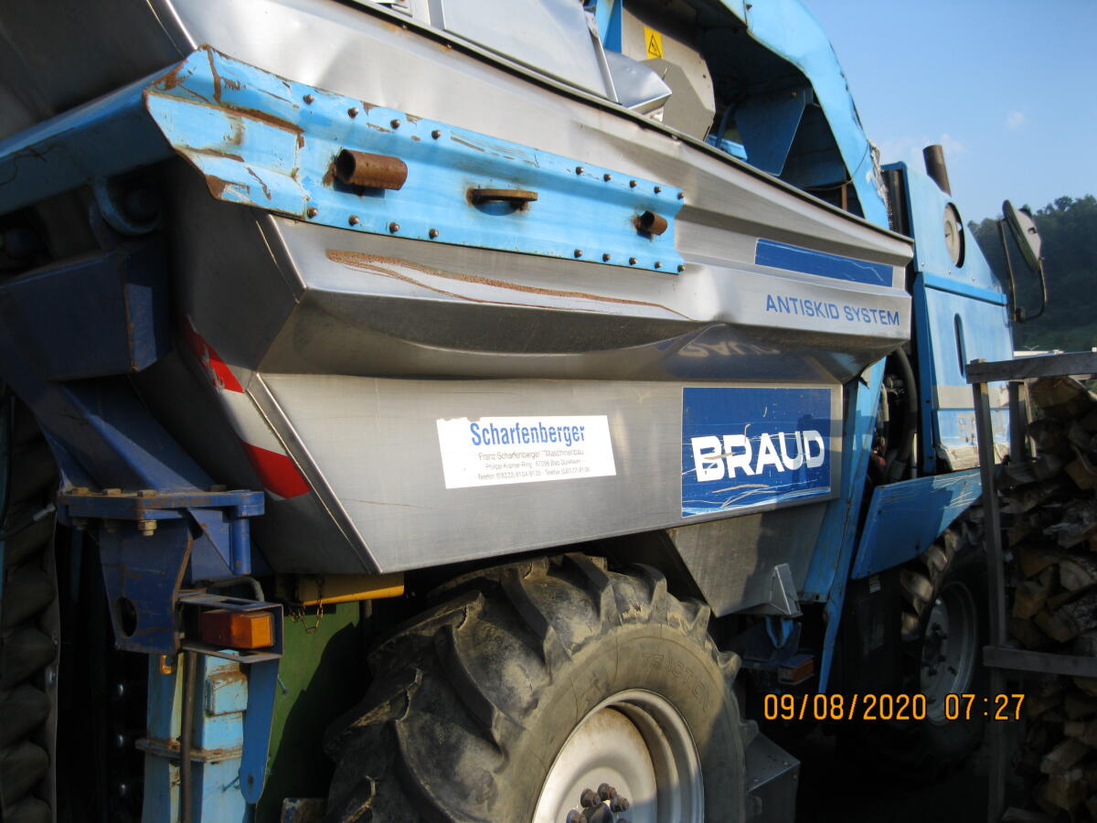 Traubenvollernter Braud 2720 und Braud SB 64 2