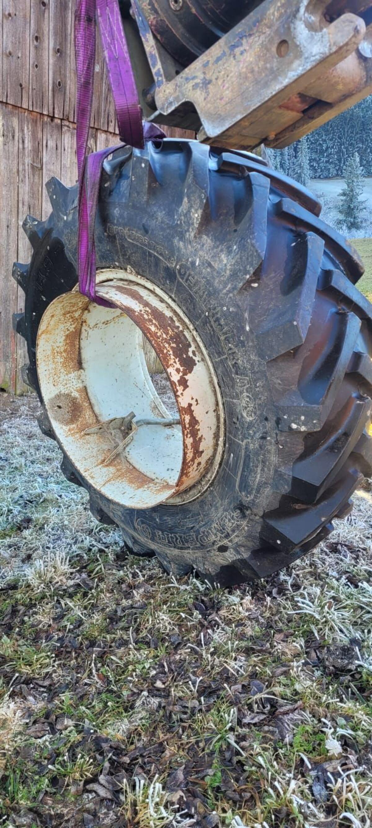 Ford 3000 Allrad Frontlader Zwillingsbereifung 3