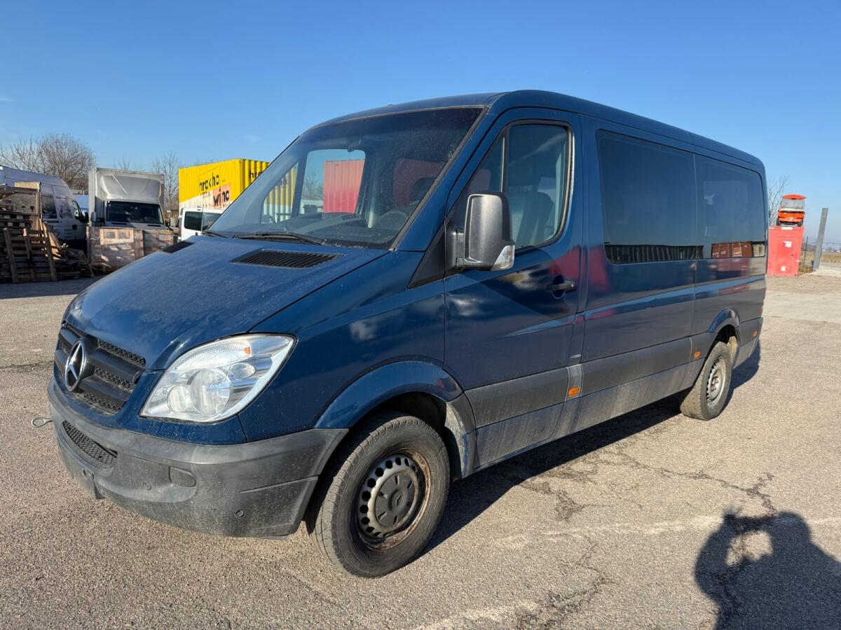 Mercedes Sprinter 216 CDI 9-Sitzer Motorschaden 2