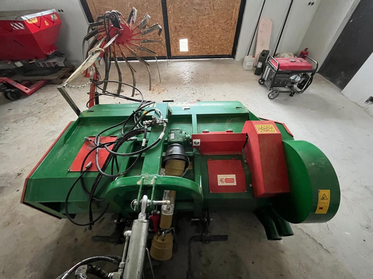 Haselnusserntemaschine Giampi Star Super Plus 1800 3