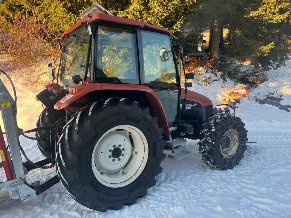 New Holland L65DT De Luxe 2