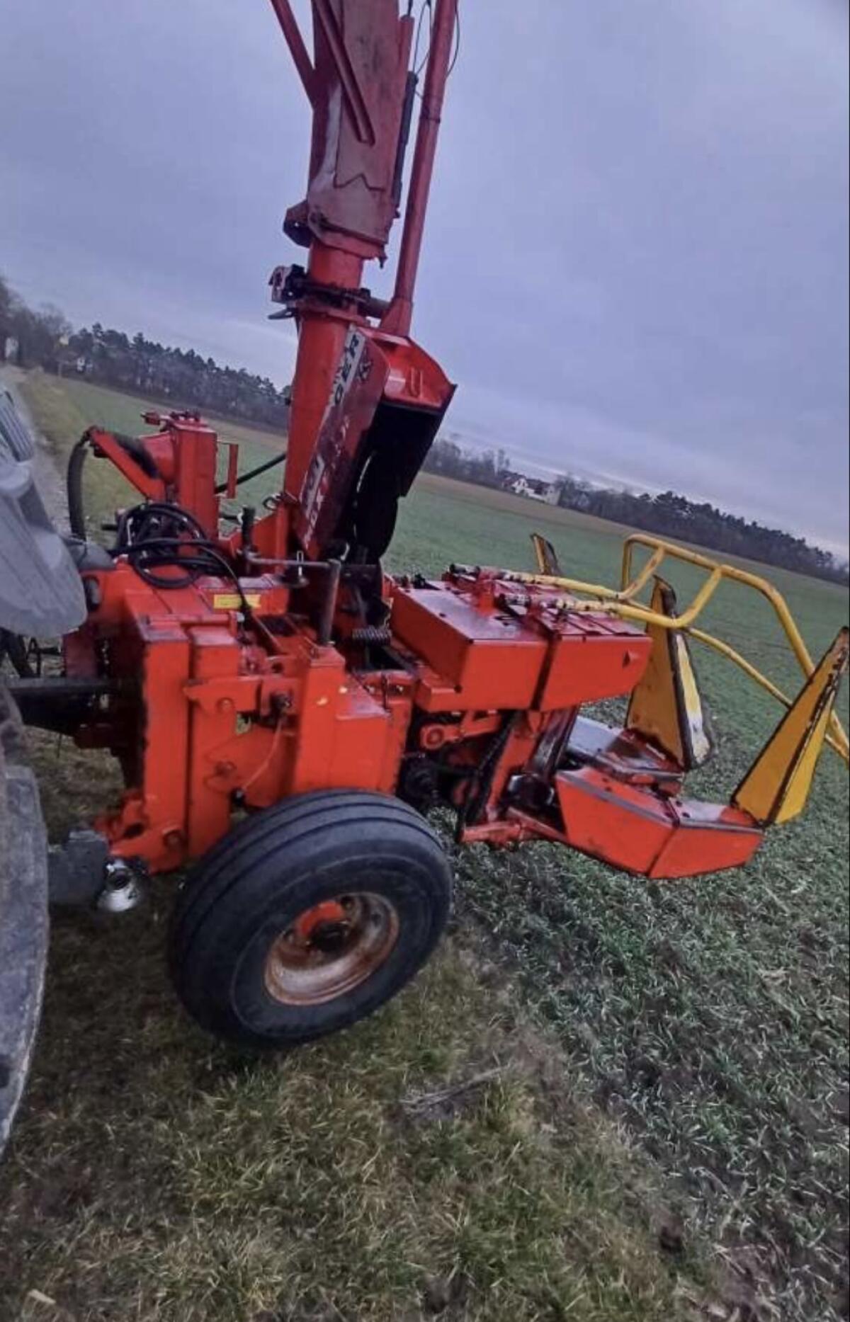 Pöttinger Mex Profi K (2-reihiger Maisvorsatz und Pick-up) 2