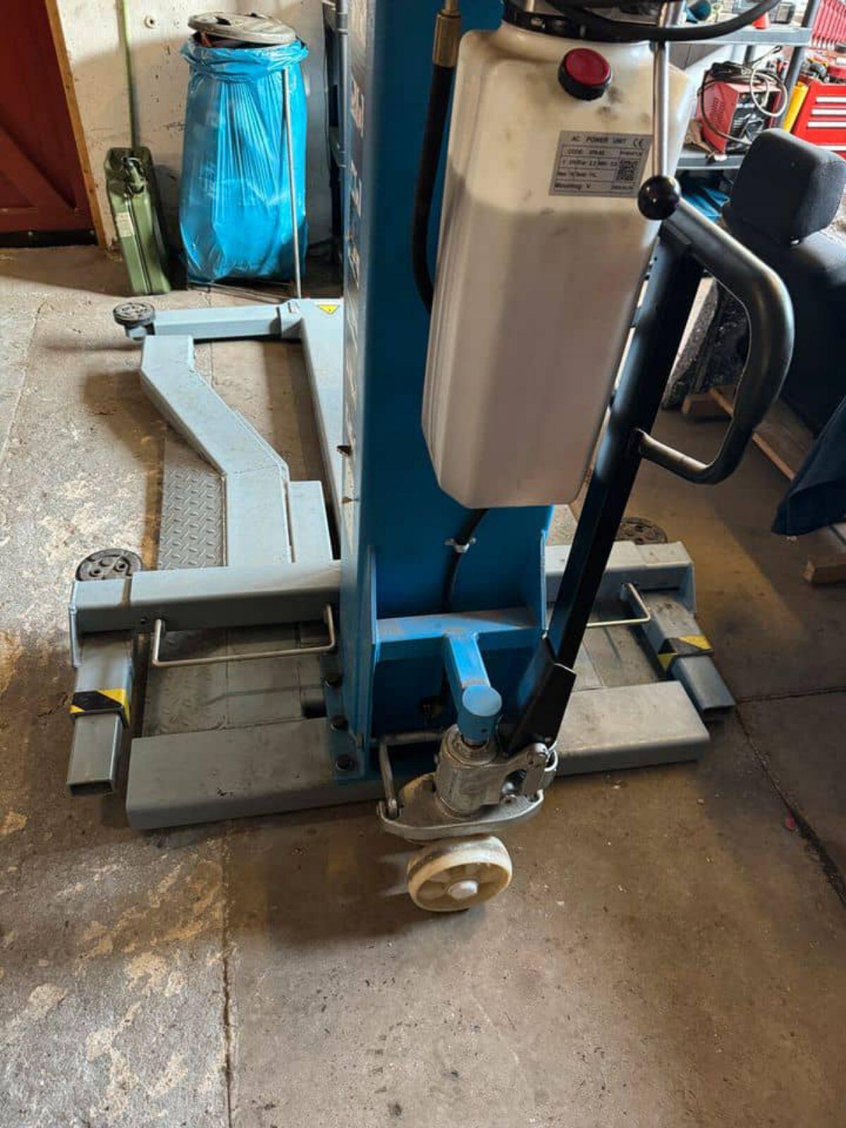 Mobile Hebebühne Twin Busch TW6200 2