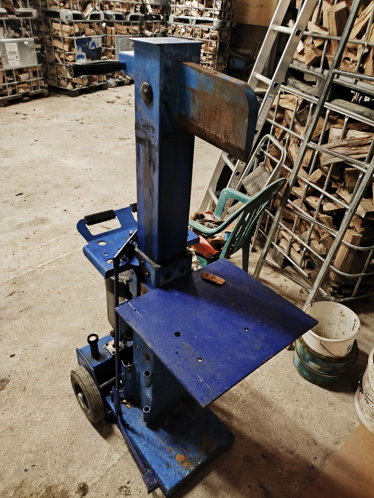 Holzspalter mit Fußbedienung 2