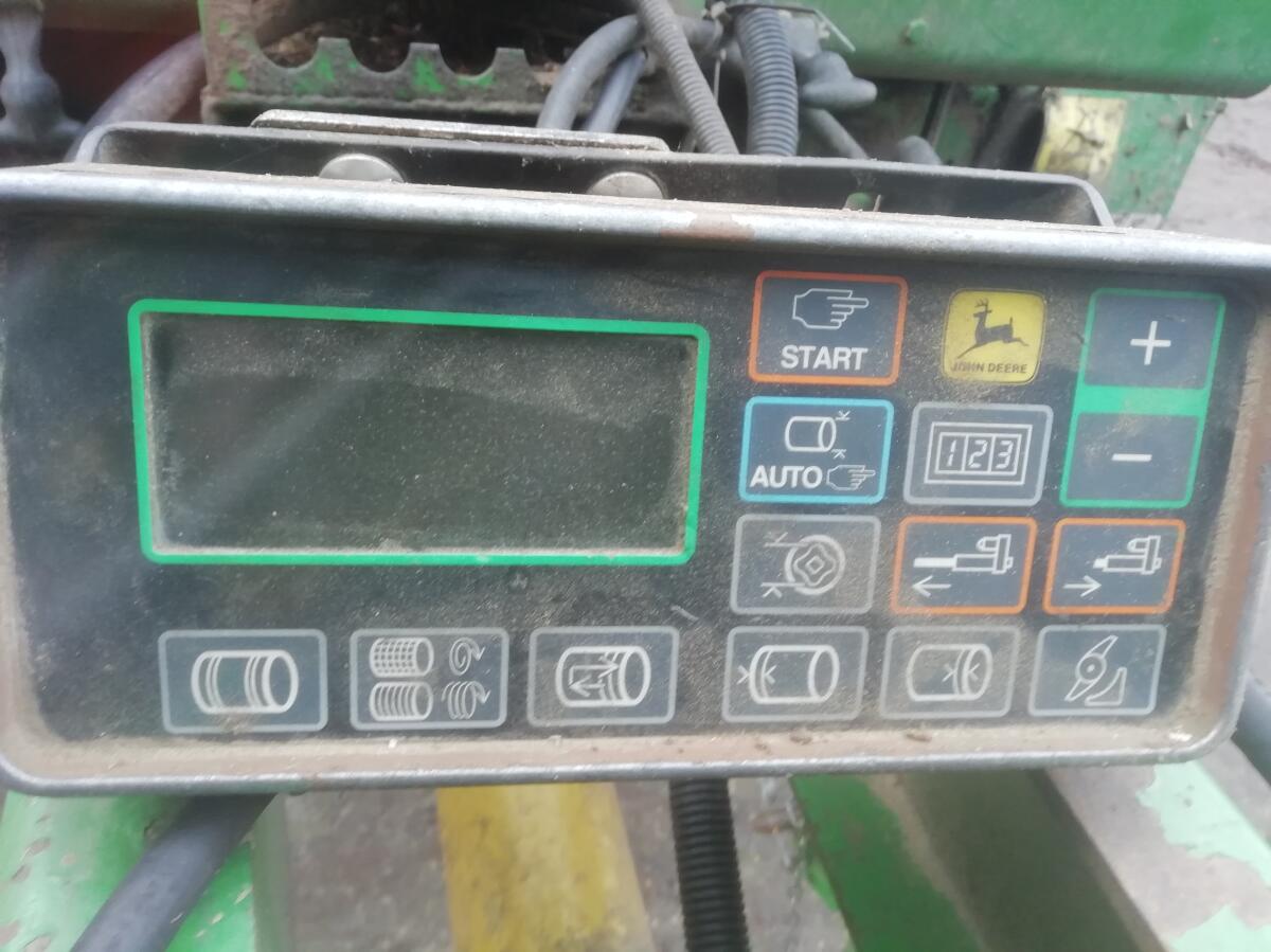 John Deere Rundballenpresse 590 3