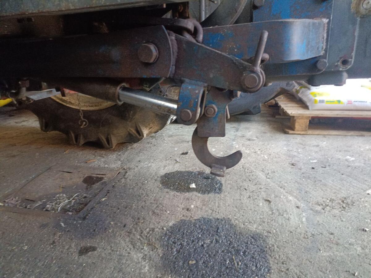 Aufhängung für Mähwerk 3