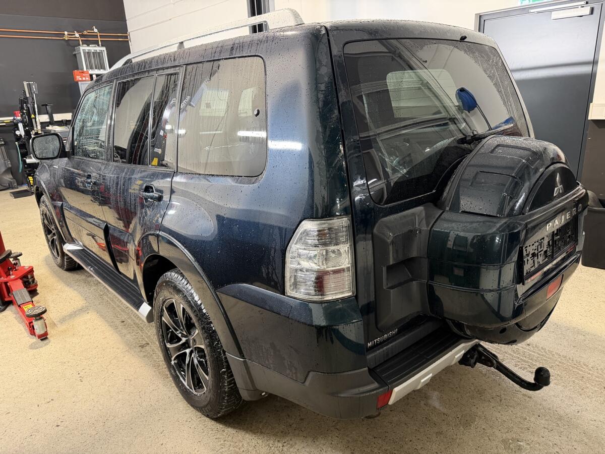 Mitsubishi Pajero Automatik, 5 Türer, 7 Sitze 2
