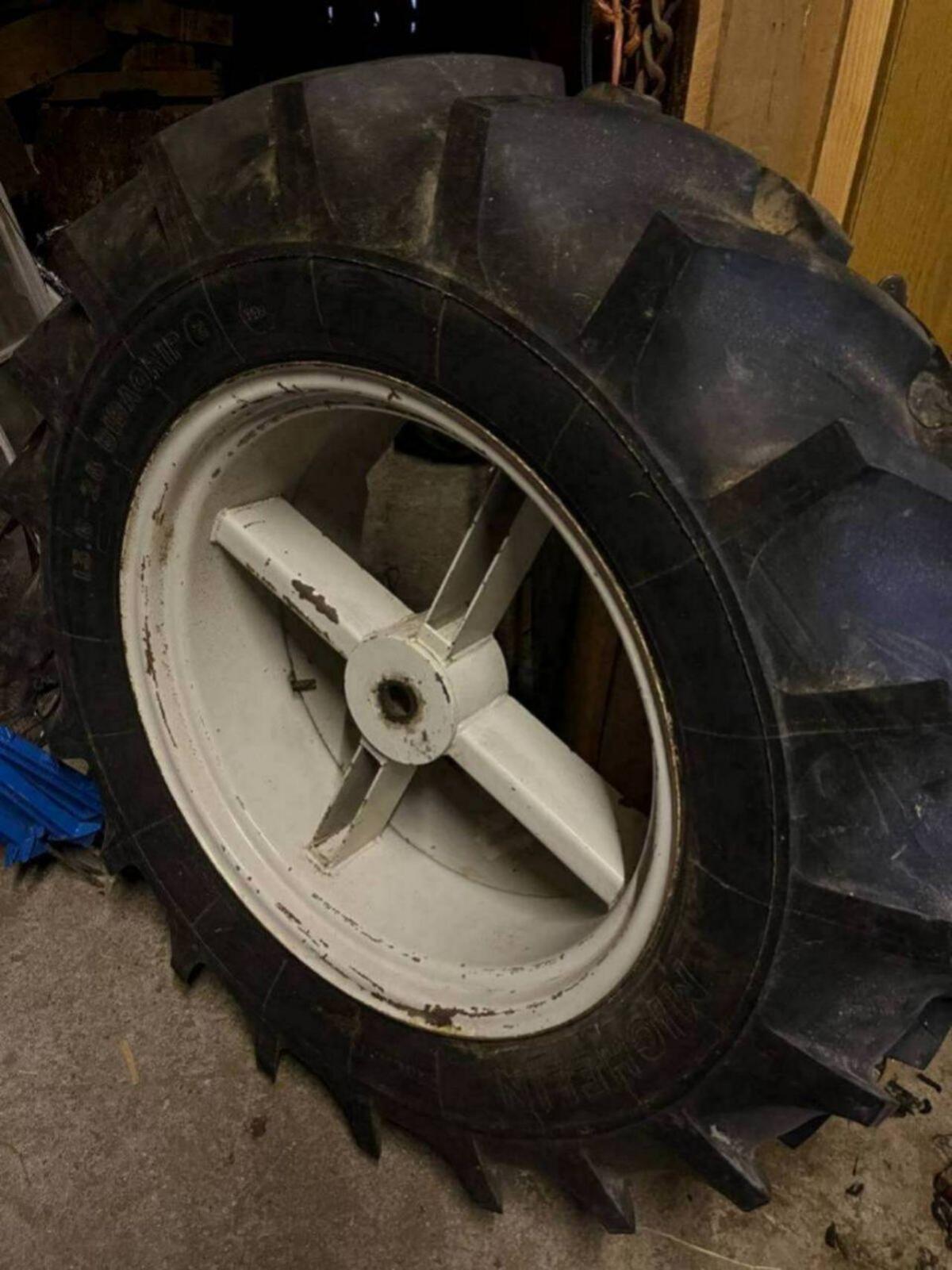 Zwillingsreifen Zwillingsbereifung 3