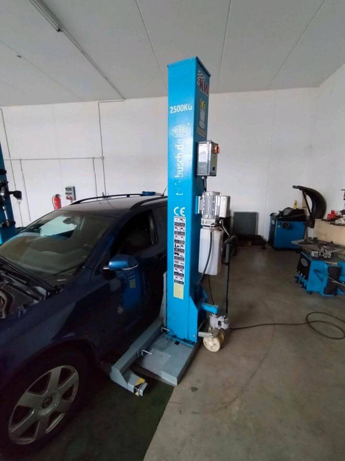 Twinbusch 1-Säulen-Hebebühne 2,5 t 2