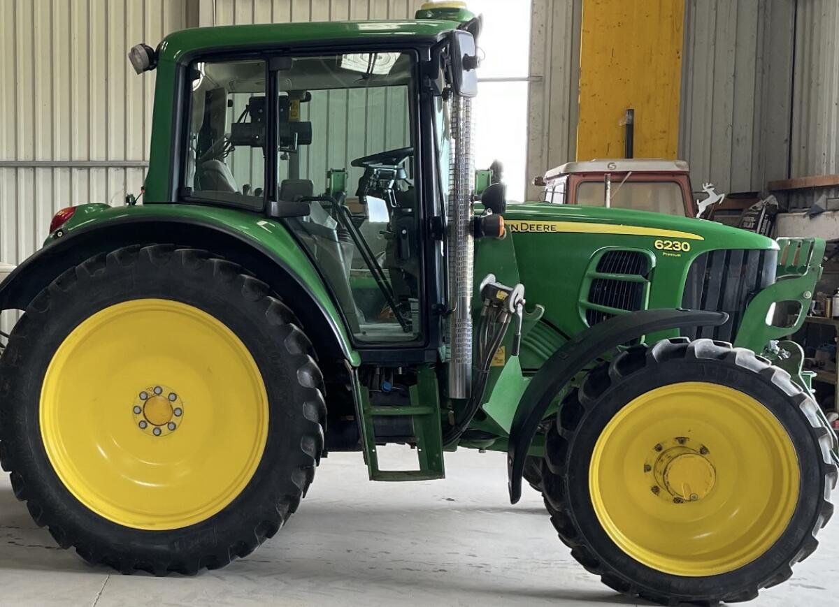 Pflegebereifung John Deere 6230 Premium 1
