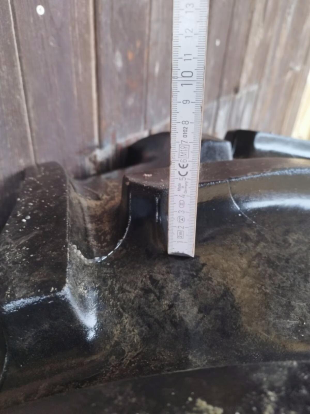 Continental Contract AC 85 380/85R30 135A8, DOT 1712 2