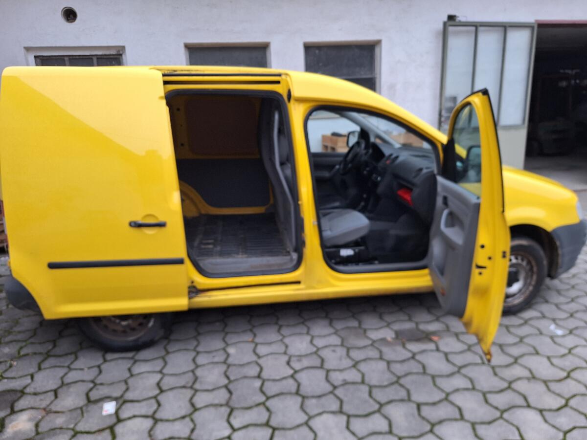 VW Caddy 1