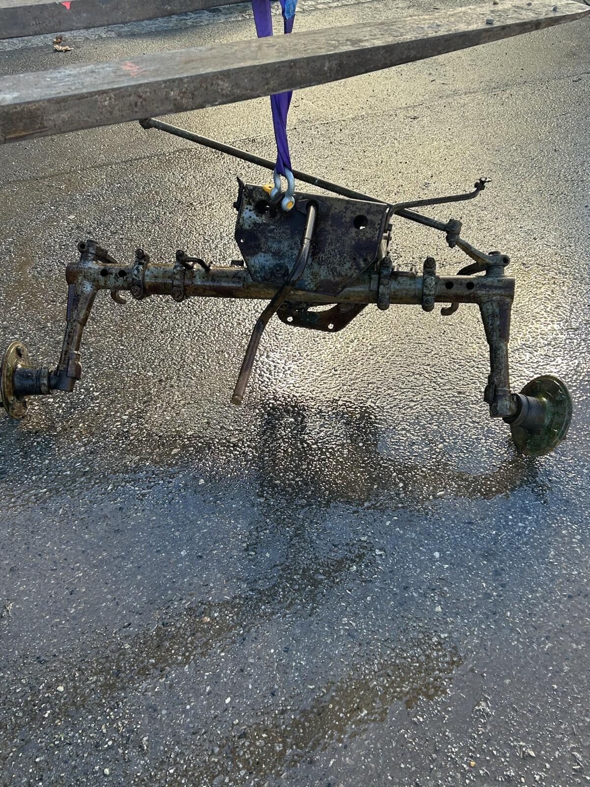 Vorderachse Steyr T80a mit Bock und Kurbel 2