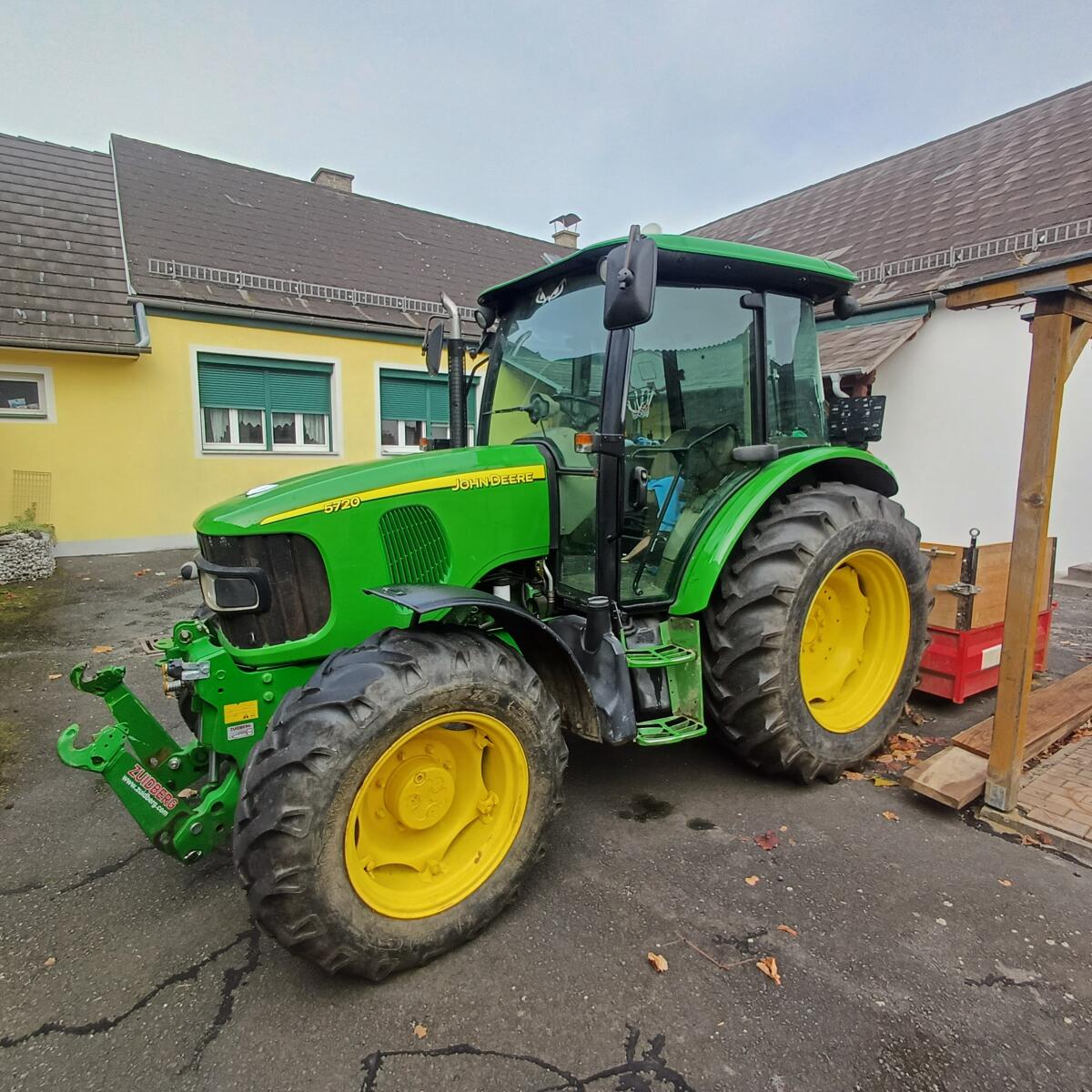 John Deere 5720 2