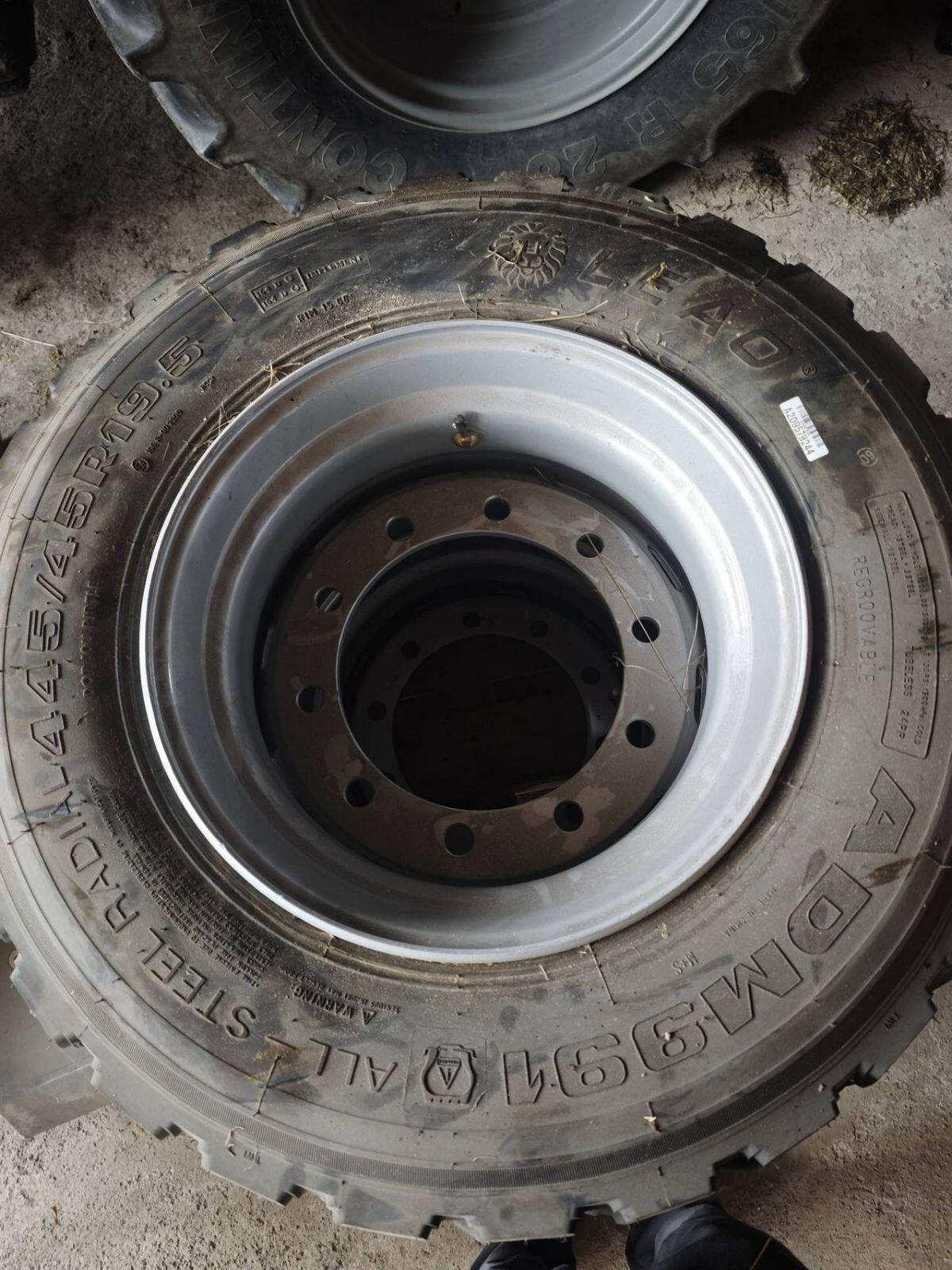 Kompletträder 445/45R19.5 3