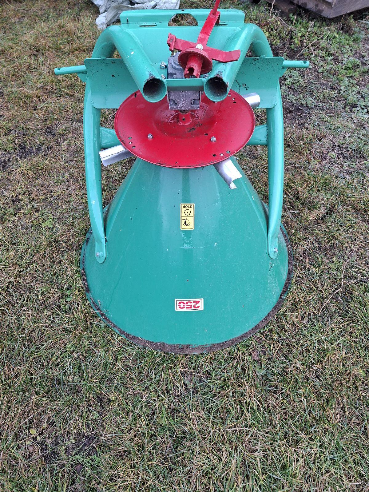 Mineraldüngerstreuer 1