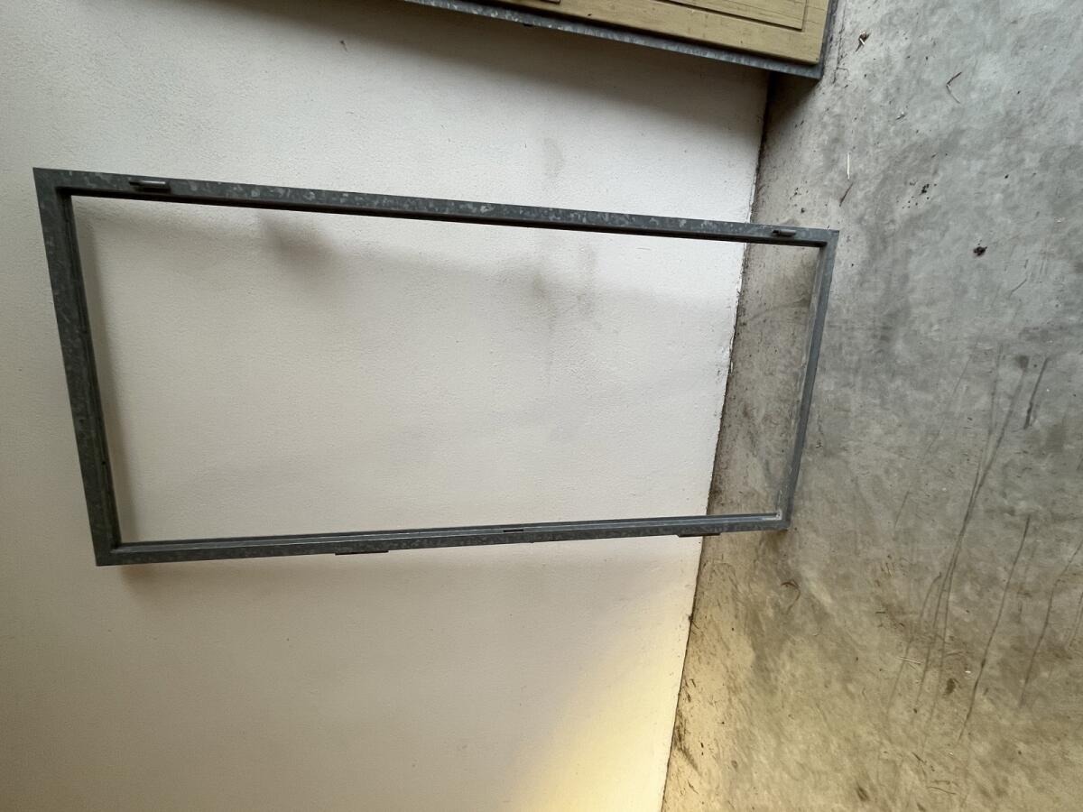 Verkaufe Tür mit Stahlrahmen und Zarge 2