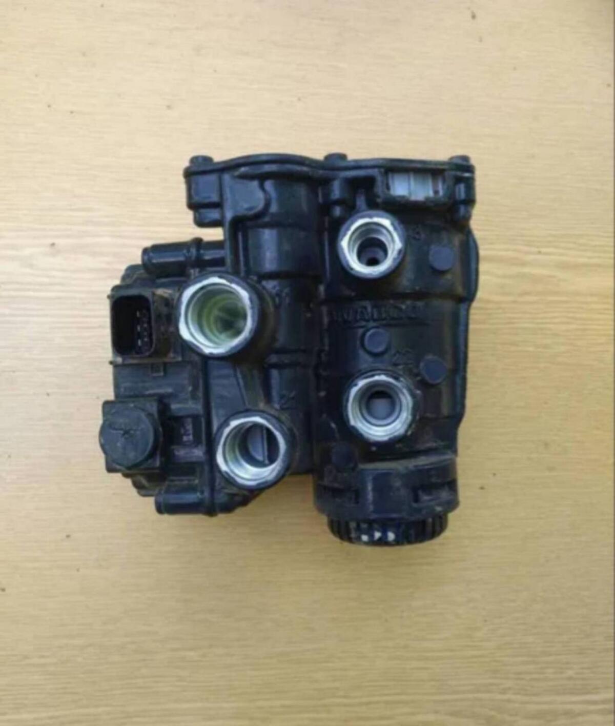 Anhänger Steuerventil 1