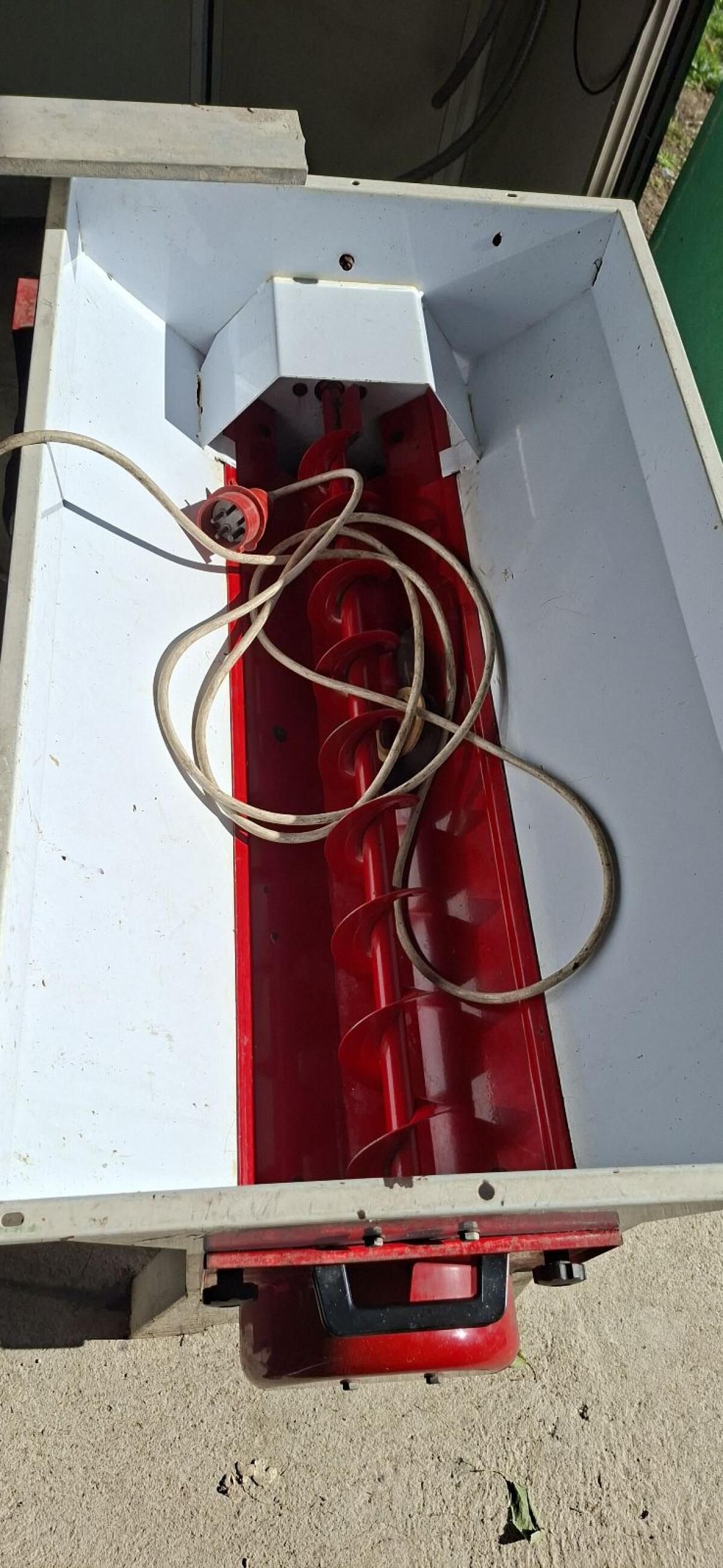 Abbeermaschine mit Pumpe Rebler Weintrauben 3