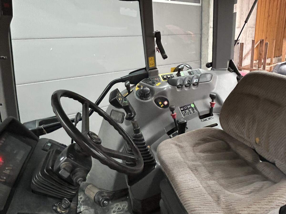 CASE 110, STEYR 9105 3