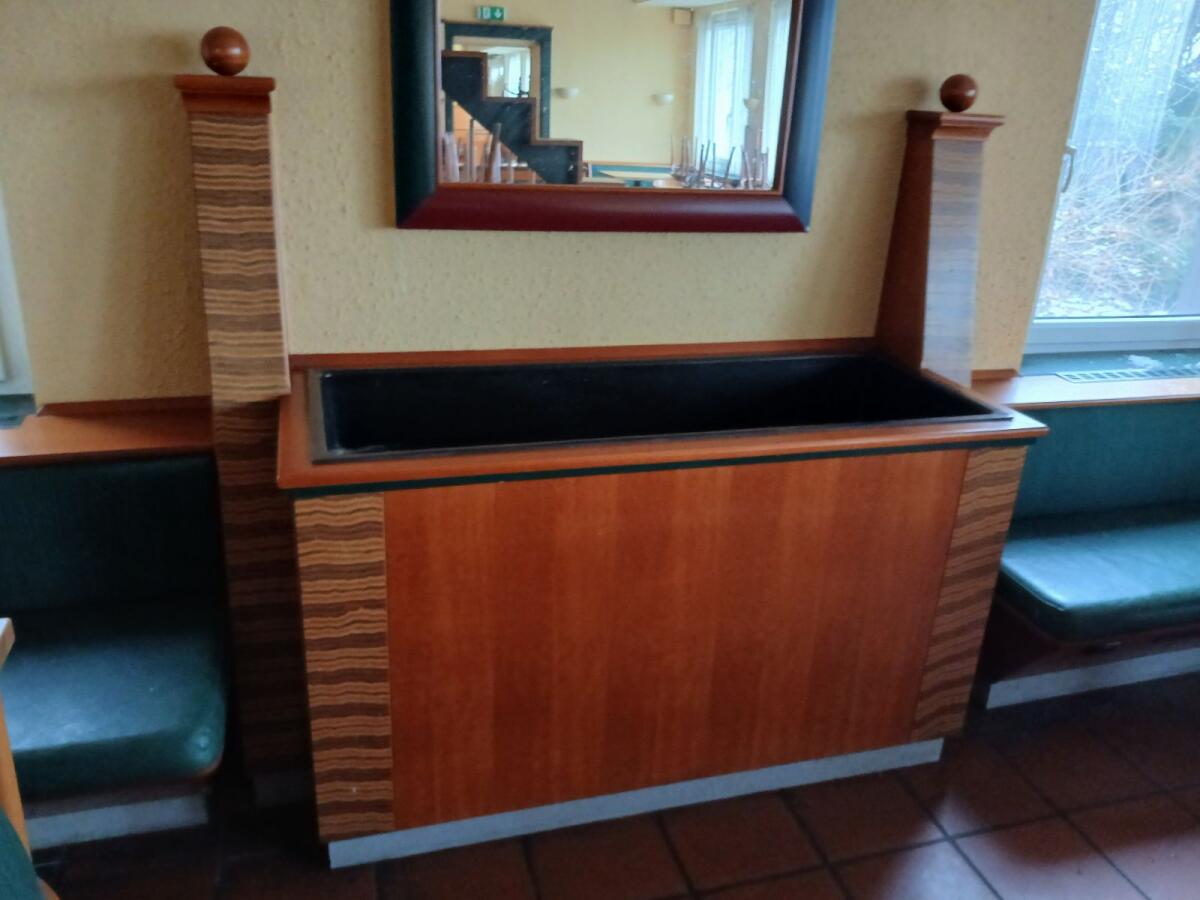 Komplette Restauranteinrichtung 3