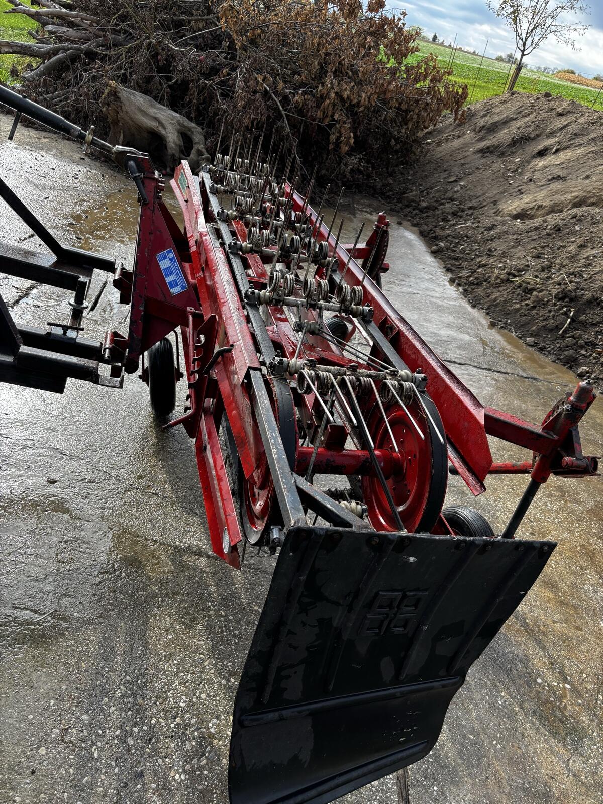 Pöttinger Heuraupe KR220 2