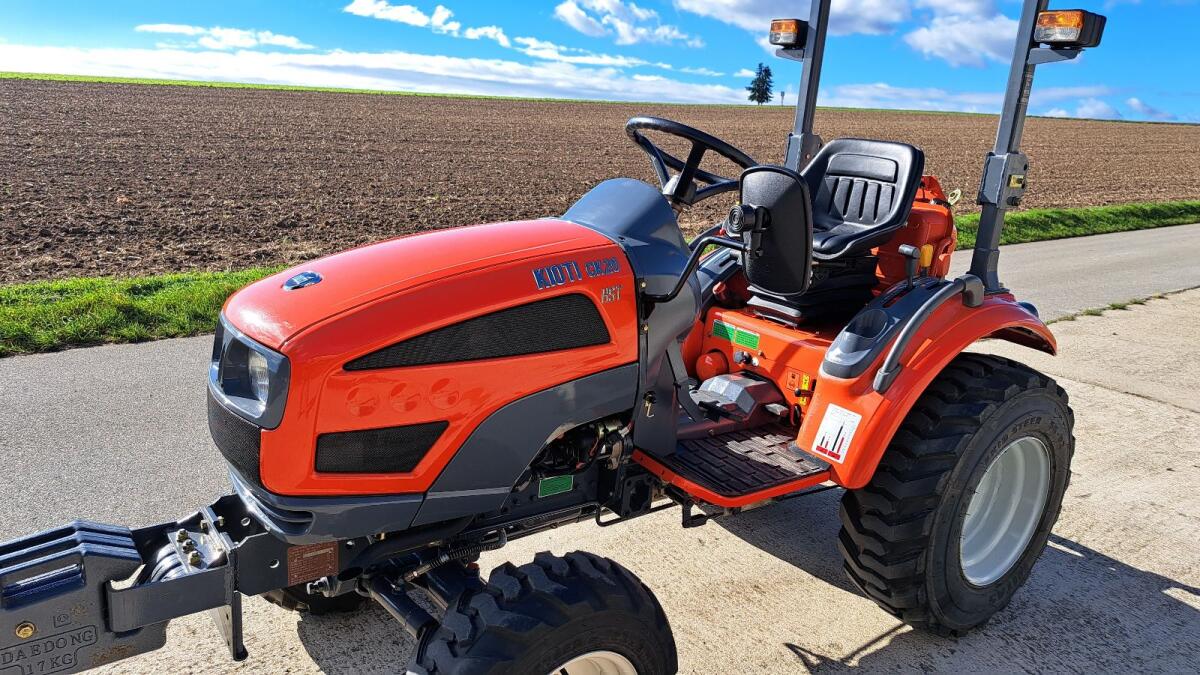 Kleintraktor Kioti CK20 HST 1